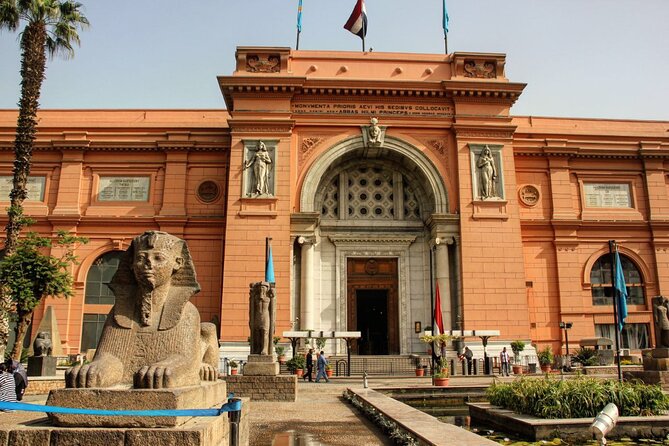 1-day trip to Cairo by plane from Hurghada - Guides and the small-group advantage: what makes it feel smooth