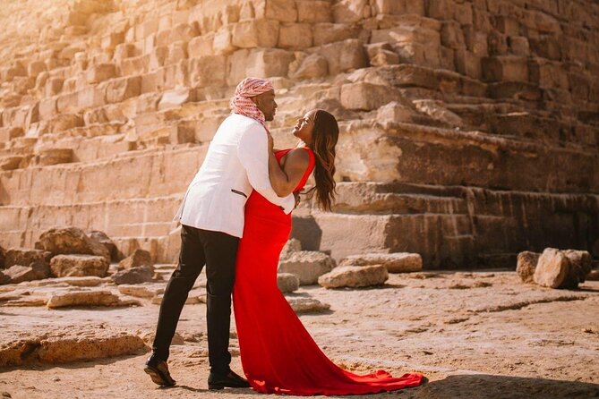 2 Hour Photoshoot at Pyramids of Giza with Instgram Style - Your starting point at the Giza Necropolis