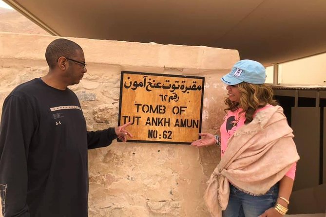 4-Hours tour West Luxor bank :Hatshepsut Temple & Valley of the King with Lunch - Colossi of Memnon and Amenhotep III: short stops that still add context