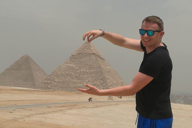8-Hour Private Tour to the Pyramids of Giza and Saqqara from Cairo - Price and logistics: does $81.28 per person make sense?