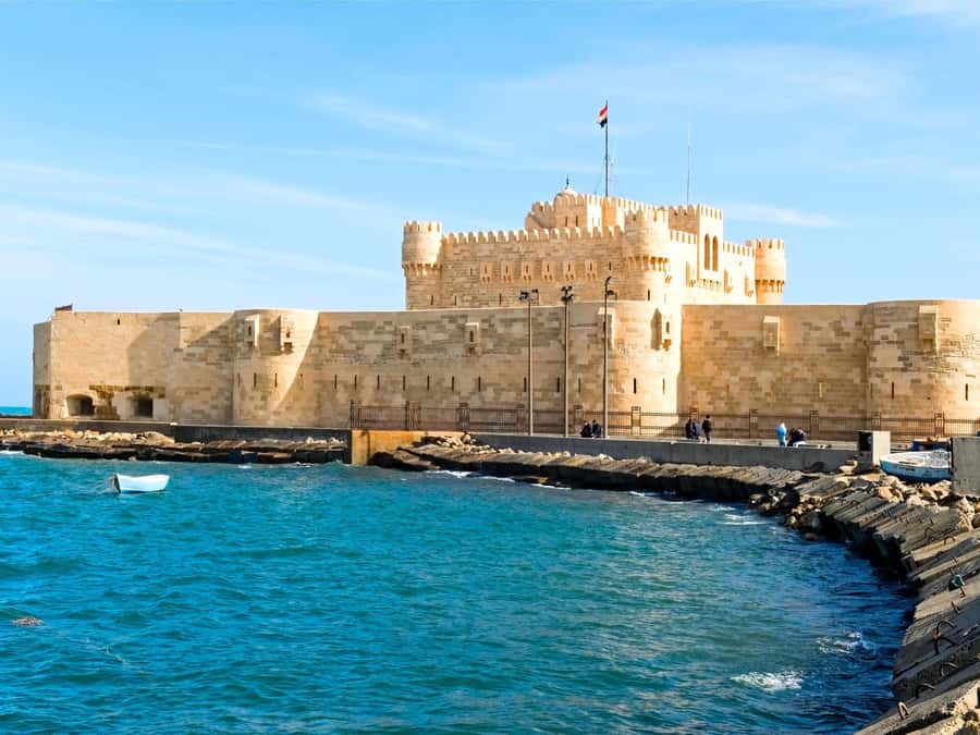 Alexandria: Library, Amphitheater & Citadel Tour - Stanley Bridge and the modern Alexandria contrast