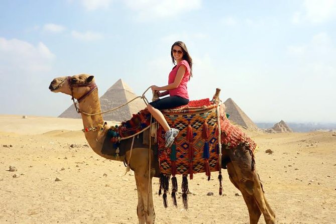 ALL inclusive Tour to Giza Pyramids Sakkara from Alexandria Port - Lunch at a VIP restaurant: built-in comfort for a long day