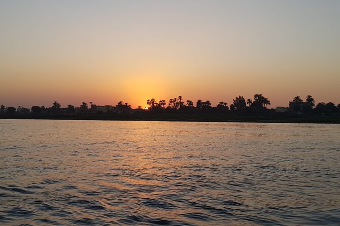 Amazing Sunset sailing by Felucca in Luxor -2 Hours (Private) - Tea on Board, Plus Crew Help With the Little Stuff