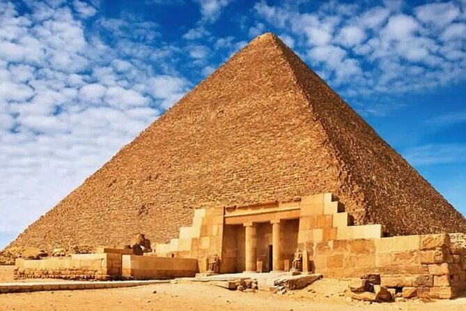 An Epic Journey to the Pyramids of Giza! - How the 8:00am start from Tahrir Square works