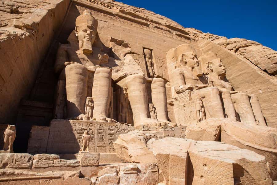 Aswan: Abu Simbel Group Tour with Guide and Entrance Fees - Getting to Abu Simbel from Aswan, why the long drive matters
