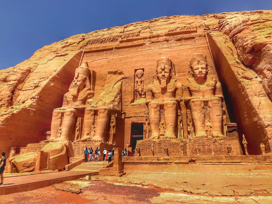 Aswan: Abu Simbel Group Tour with Guide and Entrance Fees - The relocation story, when engineering takes over from archaeology