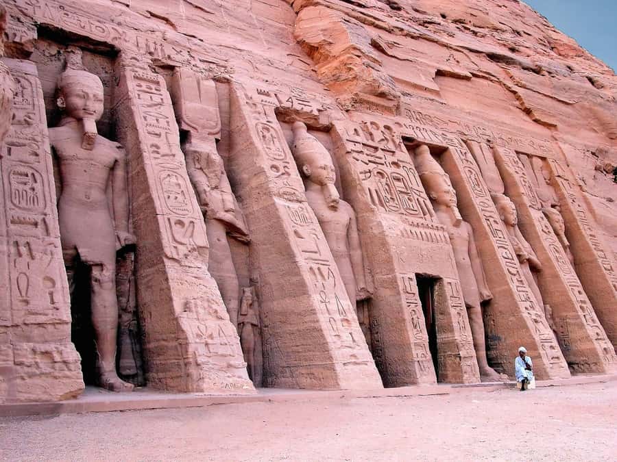 Aswan: Abu Simbel Group Tour with Guide and Entrance Fees - Guides that elevate the day, and how to choose smartly