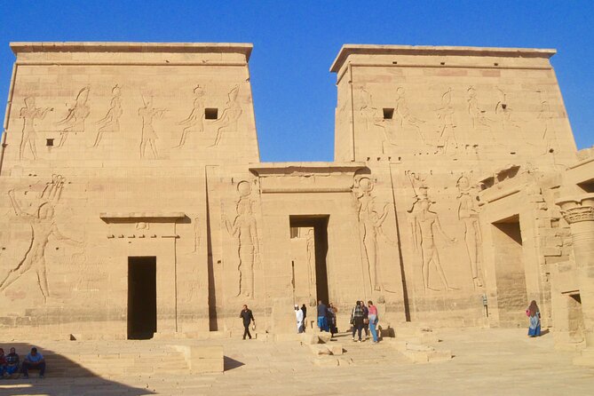 Aswan: Edfu and Kom Ombo Day Tour with Luxor Transfer - The private car transfer to Luxor, and what the timing really means