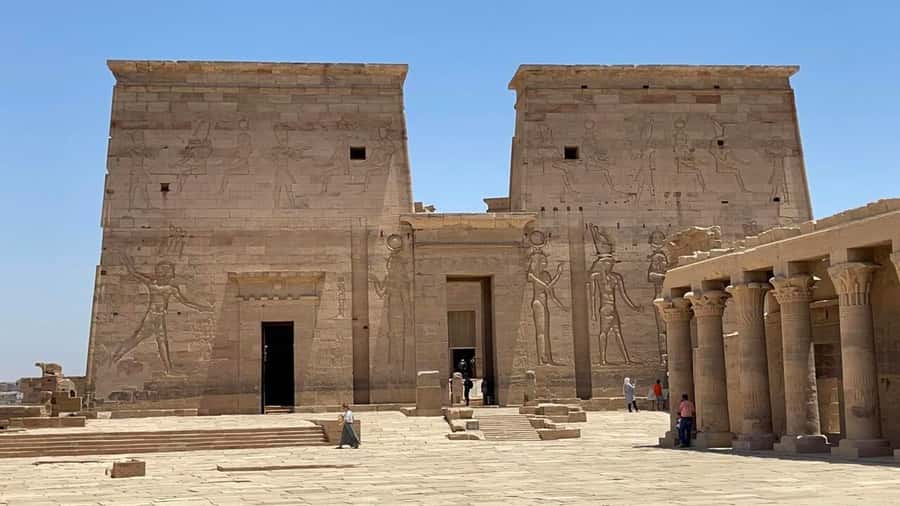 Aswan: Private All-inclusive Guided Tour of Aswan Highlights - How the guides make the day worth it