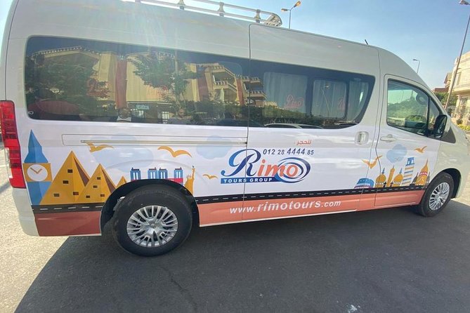 Cairo Airport Private Arrival/Departure Transfer to any address/hotel in Giza - Your ride: sedan or minivan, designed for groups
