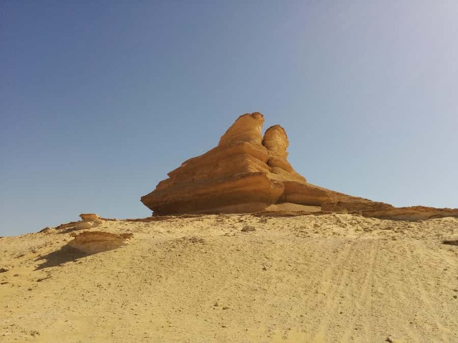 Cairo: Bahariya Oasis & White Desert A Private Day Adventure - Crystal Mountain and Al Aqabat: the in-between wow stops