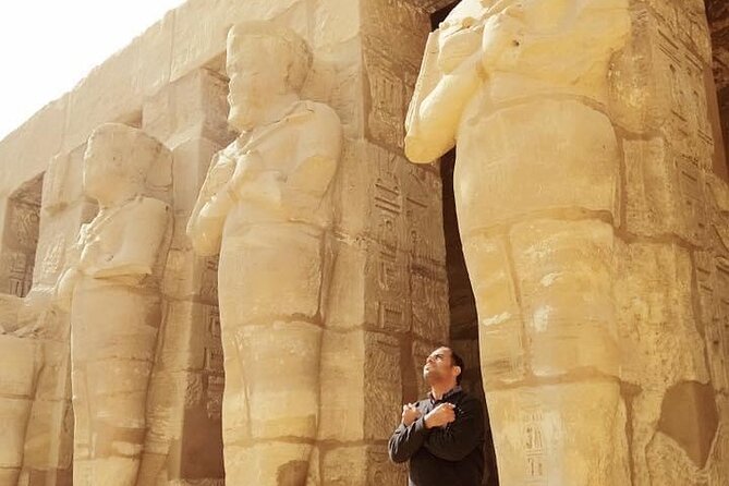 Cairo Best 2Days tour Pyramids, Saqqara & Old Cairo - The Giza circuit: Cheops, Chephren, Mykerinos, and why the guide route matters