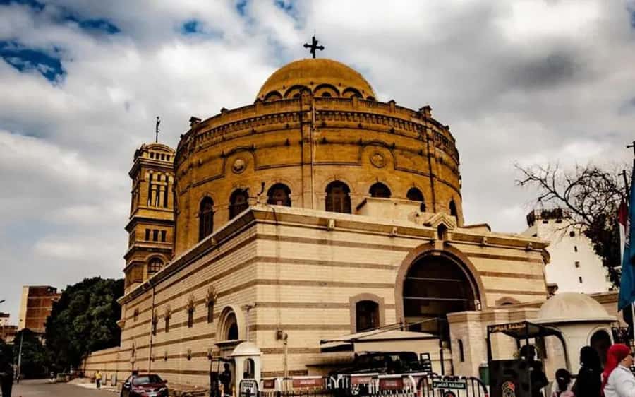 Cairo: Egyptian Museum, Old Cairo & Bazaar Private Day Tour - Guides, cars, and the small stuff that makes a private day tour work