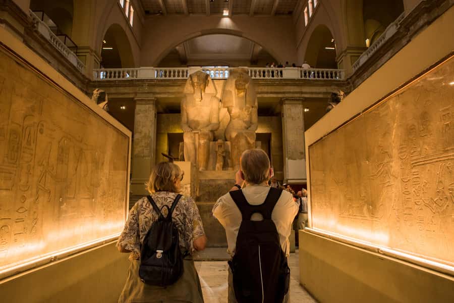 Cairo: Egyptian Museum, Pyramids & Bazaar Tour - Lunch at a local restaurant, why it matters mid-tour