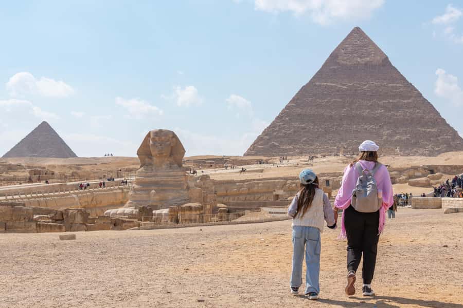 Cairo: Female-Guided Pyramids, Sphinx & Museum City Tour - Egyptian Museum in one visit, 5,000 years without sensory overload