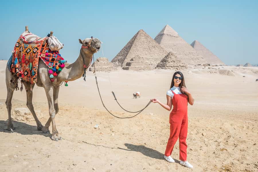 Cairo: Female-Guided Pyramids, Sphinx & Museum City Tour - Pyramids of Giza, Cheops to Chephren, and how the guide paces it