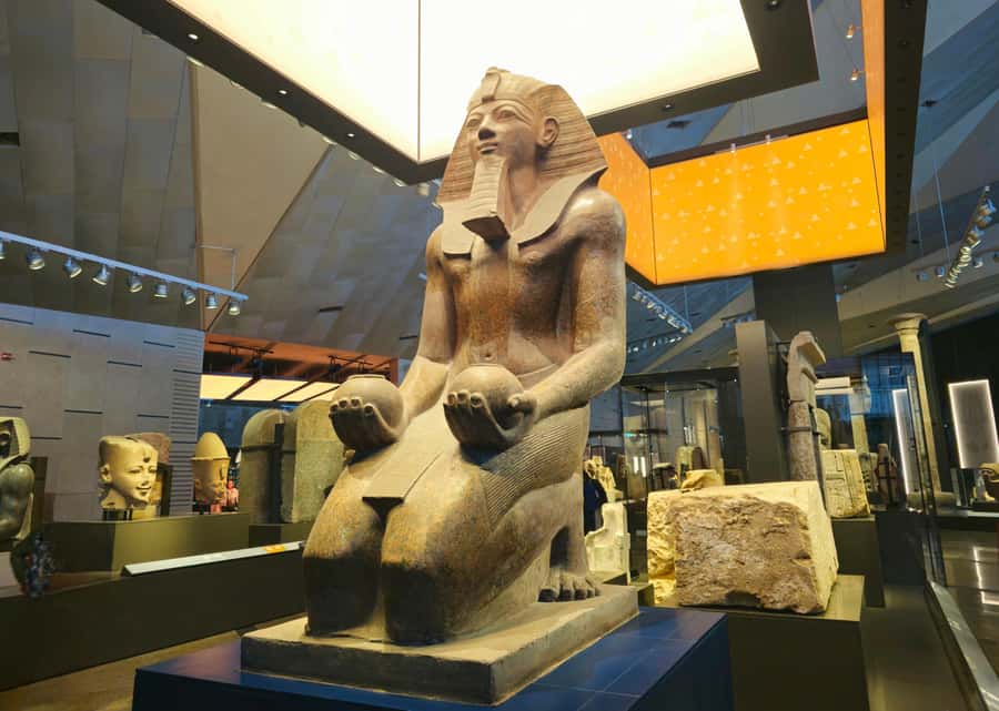 Cairo: Grand Egyptian Museum, Pyramids, Sphinx Tour & Lunch - Great Pyramid of Giza: what the guided stop actually gives you