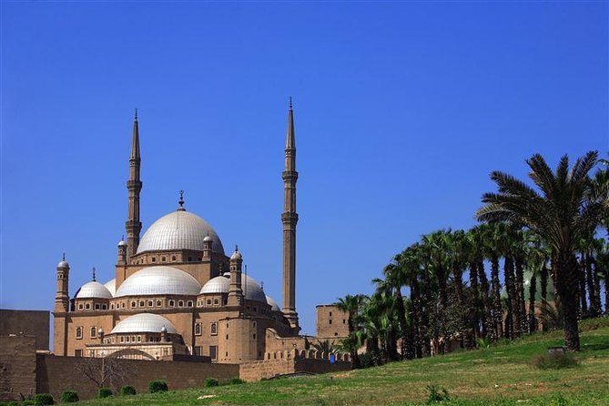 Cairo Luxury Tours to Egyptian Museum,Coptic Cairo & Bazaar - Entering the Egyptian Museum, and what you can really see