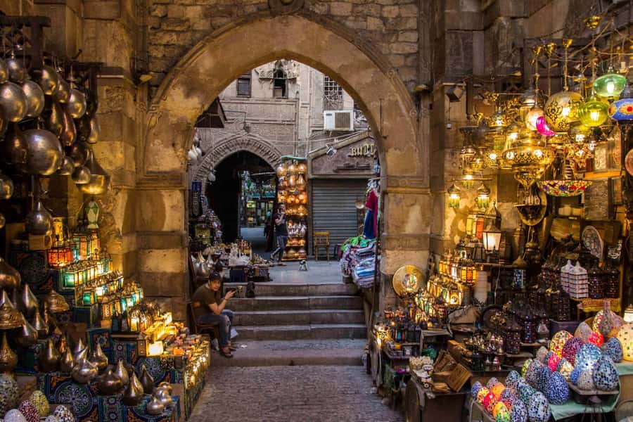 Cairo: Private Half-Day Local Market and Souq Tour - El Mosky market: the in-between stop for real goods and everyday browsing