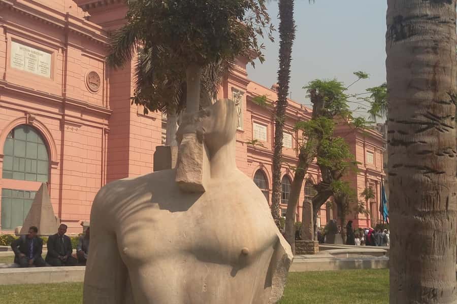 Cairo: Private Pyramids, Museum & Bazaar Tour with Lunch - Guides and Drivers: What Makes This Tour Feel Effortless