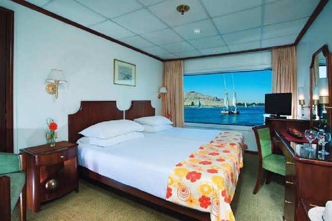Cheap trip - Nile Cruise 2 nights – 3 days from luxor to aswan - Abu Simbel in the early morning: the long ride, big payoff