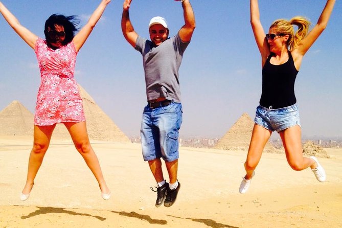 Day-Tour To Giza Pyramids, Great Sphinx, Egyptian Museum & Khan El Khalili - Guide quality: what the strongest experiences have in common
