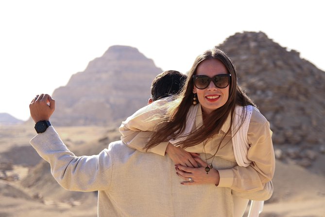Day Tour to Giza Pyramids Memphis City Dahshur and Saqqara Pyramids - Giza plateau: the Great Pyramids, Valley Temple views, and the Sphinx