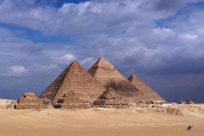 Day Tour to Giza Pyramids, Sphinx, Sakkara Pyramids and Dahshur Pyramids - Great Sphinx, lion body and pharaoh head