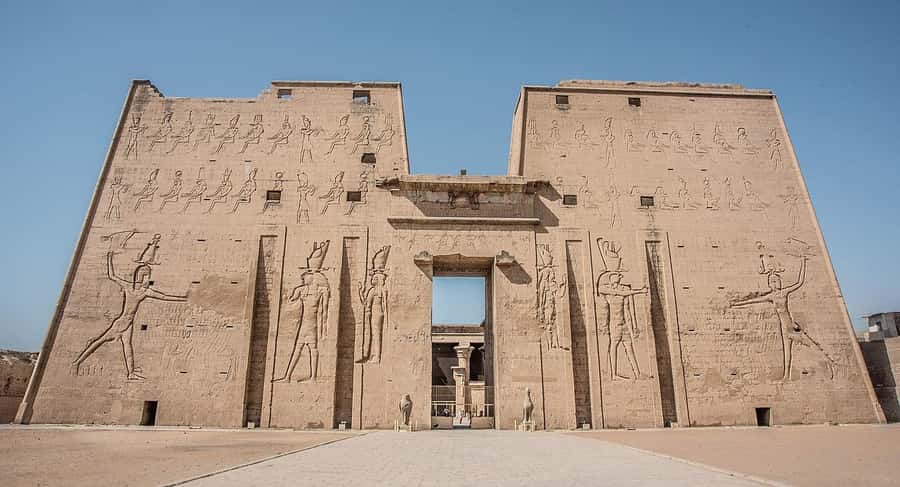 Day Tour visit Edfu Kom Ombo temples from Luxor - Kom Ombo Temple, Why the Layout Feels Different