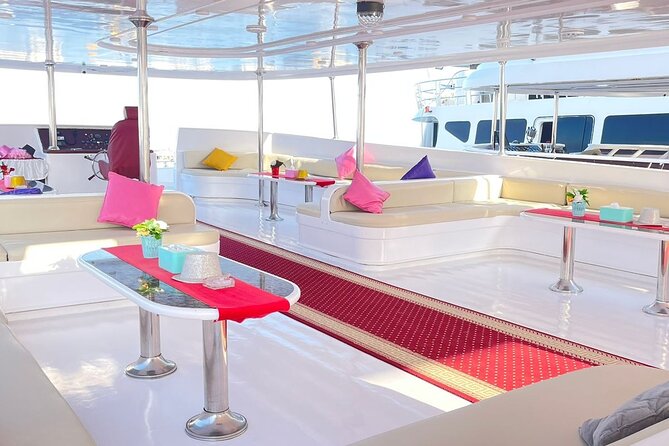 Dinner Cruise Full party & Show & Belly dancer in Sharm El Sheikh - Your onboard dinner: seafood, kofta or chicken, and five salad types
