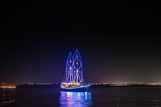 Dinner Cruise with Oriental Show & Seafood Buffet from Sharm El Sheikh - Route and atmosphere: Red Sea and Sinai at dusk