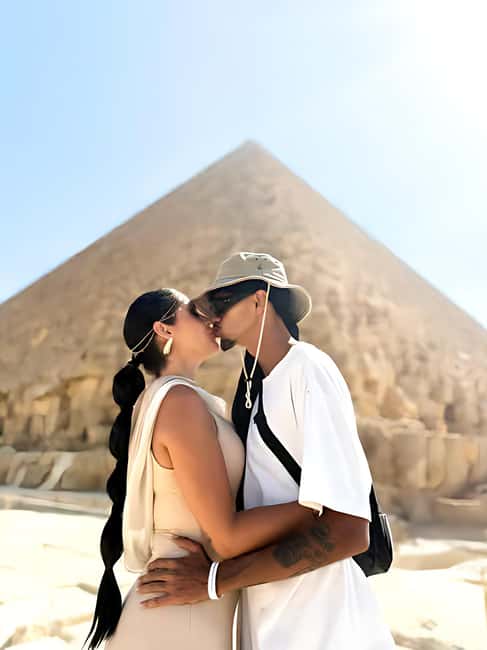 Discover Cairo: Pyramids, Museum & Sphinx Tour from Hurghada - The early pickup from Hurghada: how to survive the 1 to 2 AM start