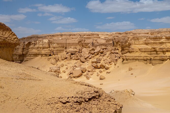 Fayoum Oasis Adventure 4WD Desert Safari with Traditional Lunch - Wadi El-Rayan: two lakes, birds, and protected-area calm