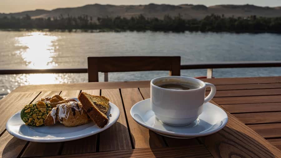 From Aswan: 4-Day 3-Night Nile Cruise with Hot Air Balloon - Guides Make or Break the Days