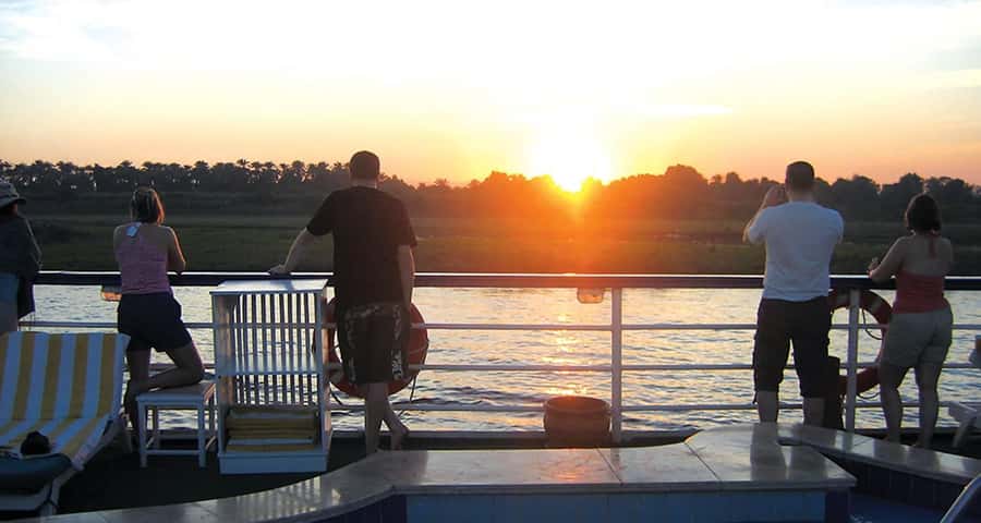 From Aswan: 4-Days 3-Night Nile Cruise with Hot Air Balloon - Luxor temples at night and early the next day