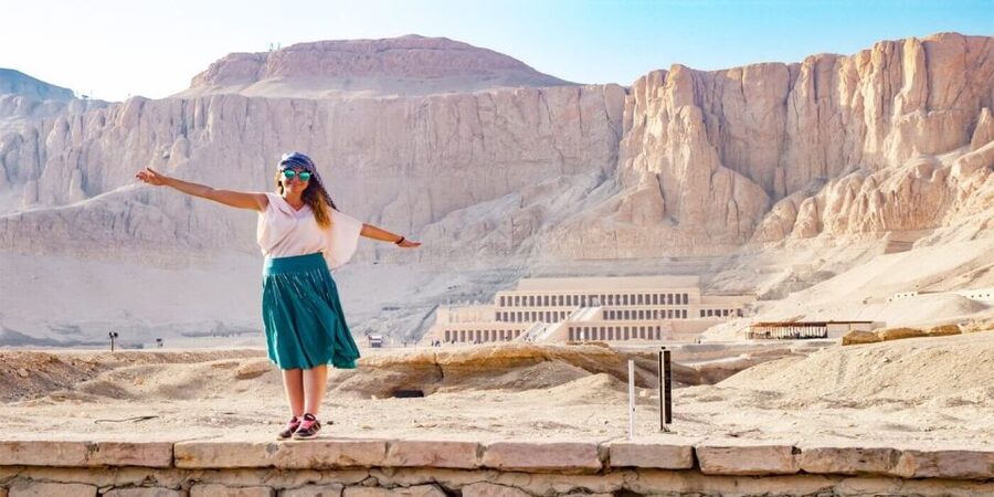 From Aswan:4 Days Nile Cruise Luxor Abu Simbel & Air Balloon - Price and value: what $450 buys, and what you pay locally