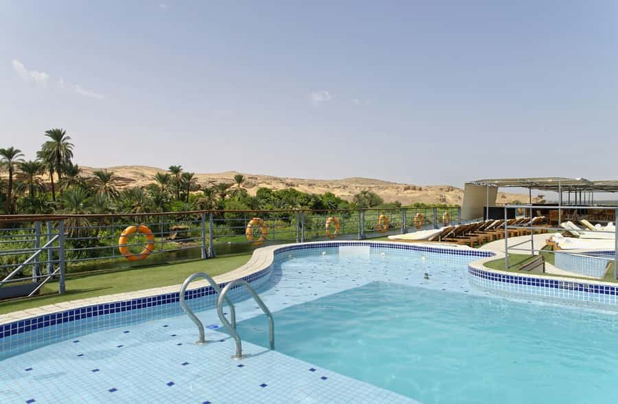 From Aswan: 4 Days Nile River Cruise with Guided Tours - Day 2: Edfu Temple and Kom Ombo, With Carriage Ride Included