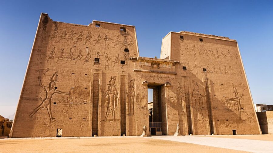 From Aswan: Overnight Nile Cruise to Luxor with Meals - Should you choose standard or deluxe cabins?