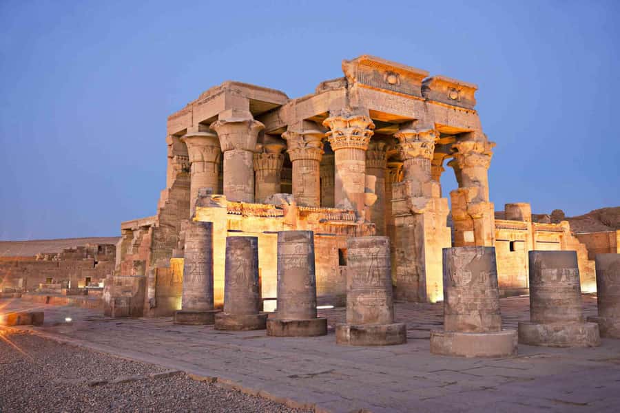 From Cairo: 3-Day Nile Cruise with Hot Air Balloon & Flights - Karnak Temple on the East Bank: Amun, Mut, and Khonsu in Real Life