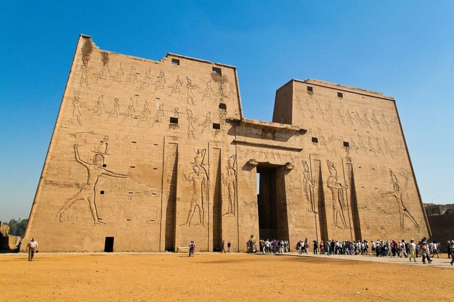 From Cairo: 5-Day Tour with Nile Cruise, Balloon, & Flights - Edfu Temple of Horus and the horse carriage detail