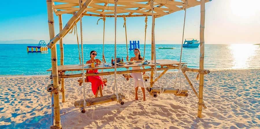 From Hurghada: Hula Hula Island Speedboat Tour with Dolphins - Morning vs Sunset: Which Departure Fits Your Style?