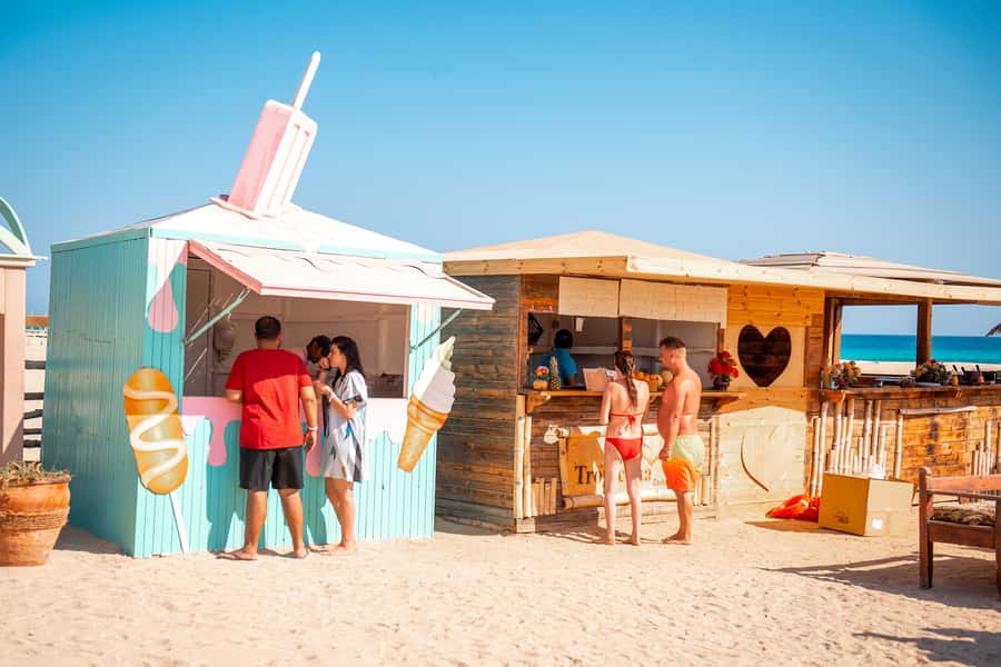From Hurghada: Paradise Island Snorkeling Cruise with Lunch - The guides and captains people keep naming, and why you should care