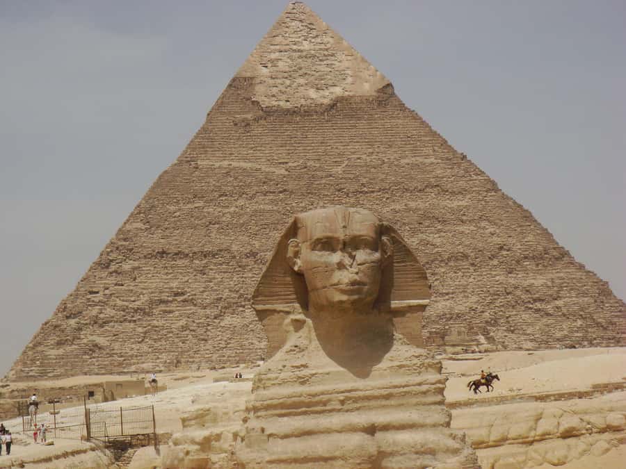 From Hurghada: Pyramids and Egyptian Museum Tour & Boat Ride - Hurghada to Cairo: the long drive you should actually plan for