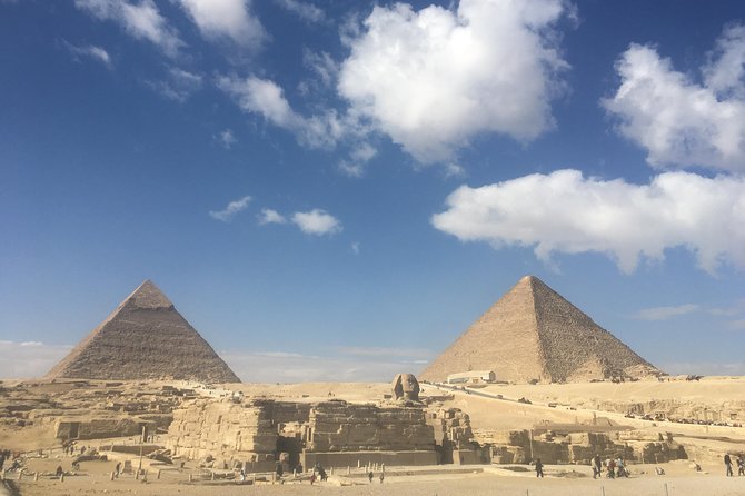 Full-Day Giza Pyramids and Egyptian Museum Private Tour - Giza Plateau: Pyramids of Cheops, Chephren, and Mykerinus