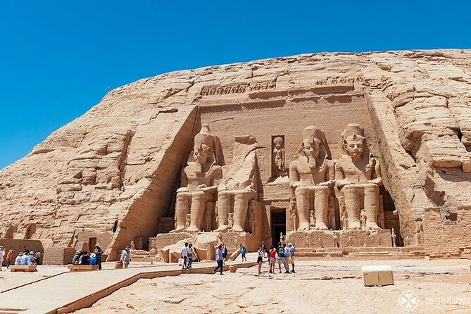 Full Day Tour to Abu Simbel Temples from Aswan - Guide Style: What You Gain From a Briefing (and What You Might Miss)