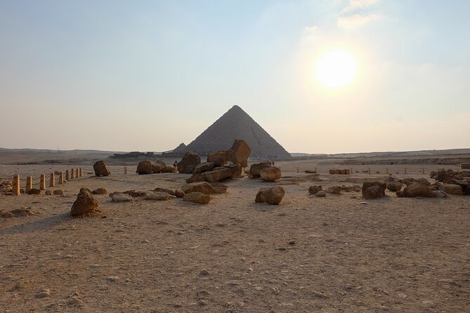 Full-Day Tour to Giza Pyramids, Memphis, and Saqqara with lunch - The pace and the lunch stop: staying human through the day