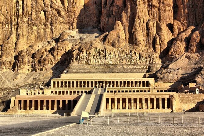 FULL Day Tour:Valley of the Kings &Queens &Hatshepsut Temple&more - Colossi of Memnon: When Two Giant Statues Do the Work of a Whole Scene