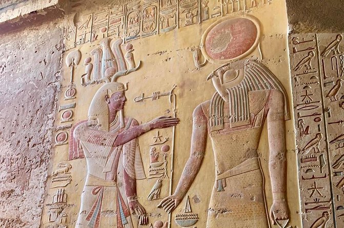 Full-Day Trip from Hurghada to Luxor and the Valley of the Kings - Colossi of Memnon: Two Giants and a Lot of Atmosphere