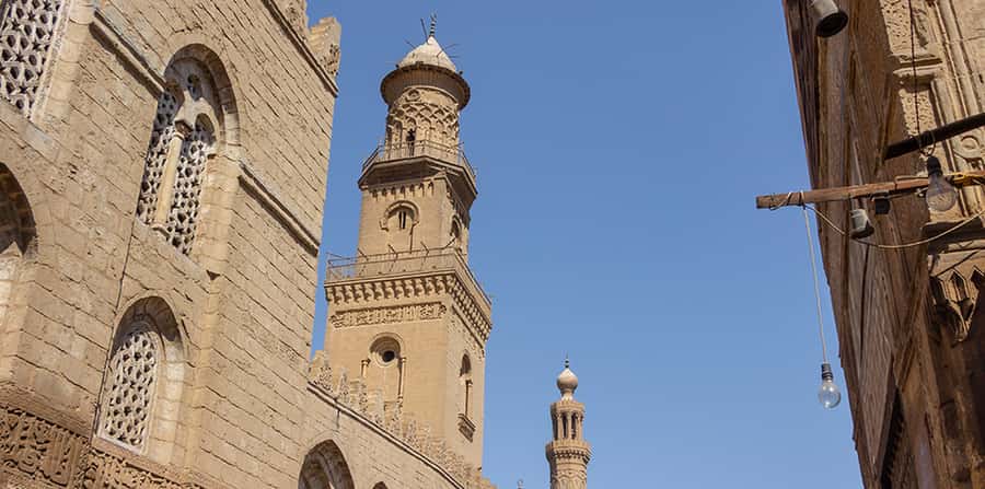 Giza: Egyptian Museum & Optional Khan el-Khalili Tour - Food and breaks: lunch on shared vs private