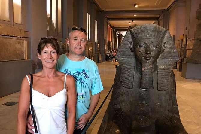 Giza Great Pyramids & National Museum of Egypt Full Day Trip - Pyramids of Giza: Khufu, Chephren, Mycerinus, and the Sphinx at a human scale